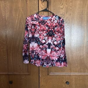 Simply Vera Vera Wang Red and Black Floral Long Sleeve Top